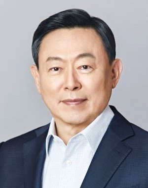 신동빈, 롯데쇼핑 사내이사 복귀… 경영 일선서 ‘그룹 살리기’