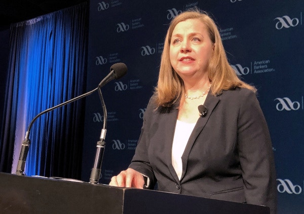 美 연준 2인자에 미셸 보먼 내정… 금융 규제 소극적 ‘매파’ 인사