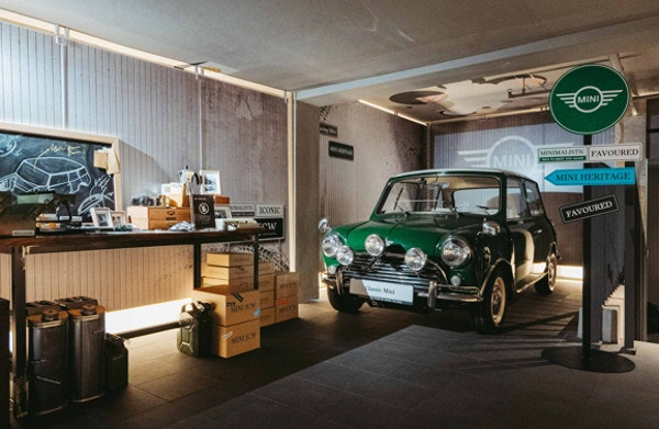 “니가 왜 거기에 있어”… 茶와 車의 하모니