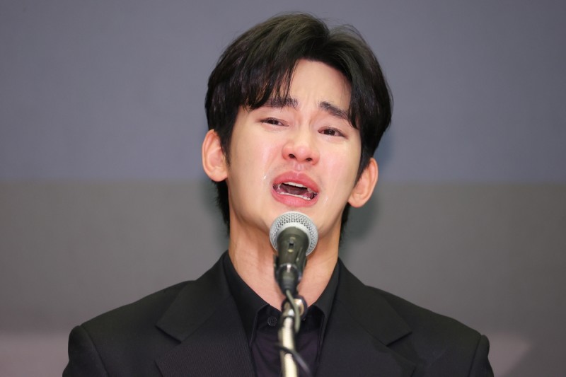 김수현 측 “김새론 유족과 <b>가세연</b>에 ‘120억 손배소’ 제기”