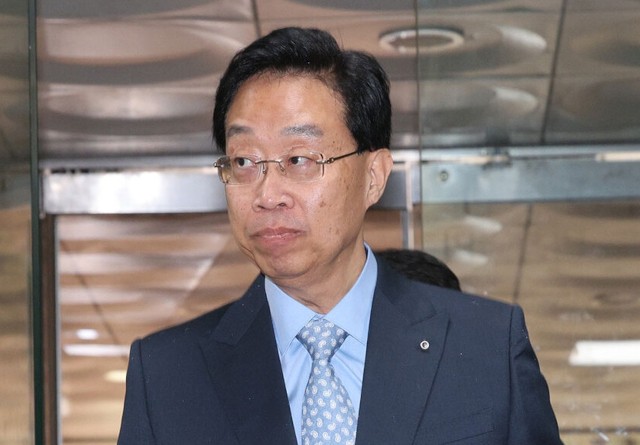 민주연구원 전준경 前 부원장… ‘8억원대 수수’ 징역 2년 6개월
