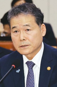 통일부 장관, 2년 만에 방일… 고위급 국제통일대화