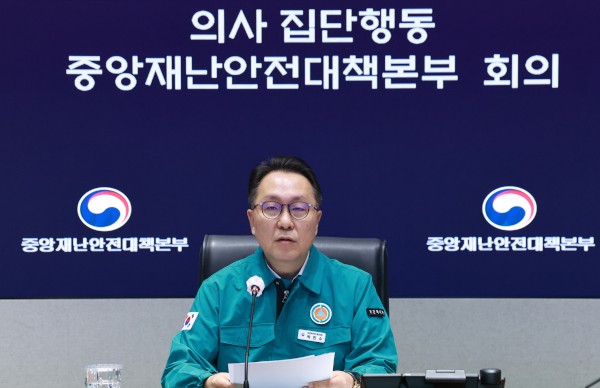 정부 “의료개혁 지속적 추진”… 의사 단체 원점 재논의 주장 일축