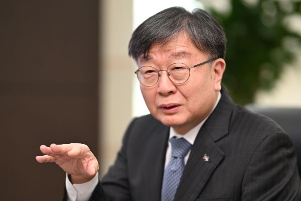 “서민금융, 정책금융으로는 부족… 민간, 상당 부분 감당해야”