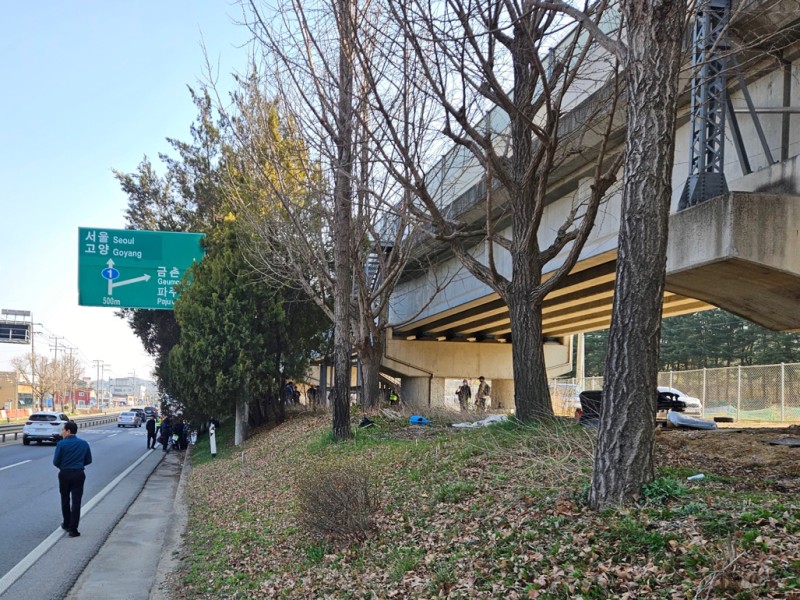 파주 <b>경의중앙선 긴급정차</b> 사고… “궤도 이탈 아냐”