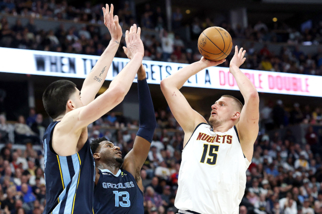 요키치 ‘시즌 트리플더블’… NBA 역대 세 번째 위업