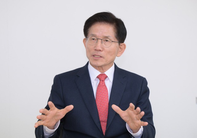 “보수 진영 아우르는 ‘빅 텐트’ 펼쳐 이재명 포위해야”