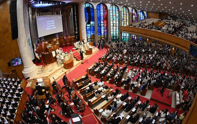 “헌신” “화합”… 부활절 메시지 낸 대선 주자들