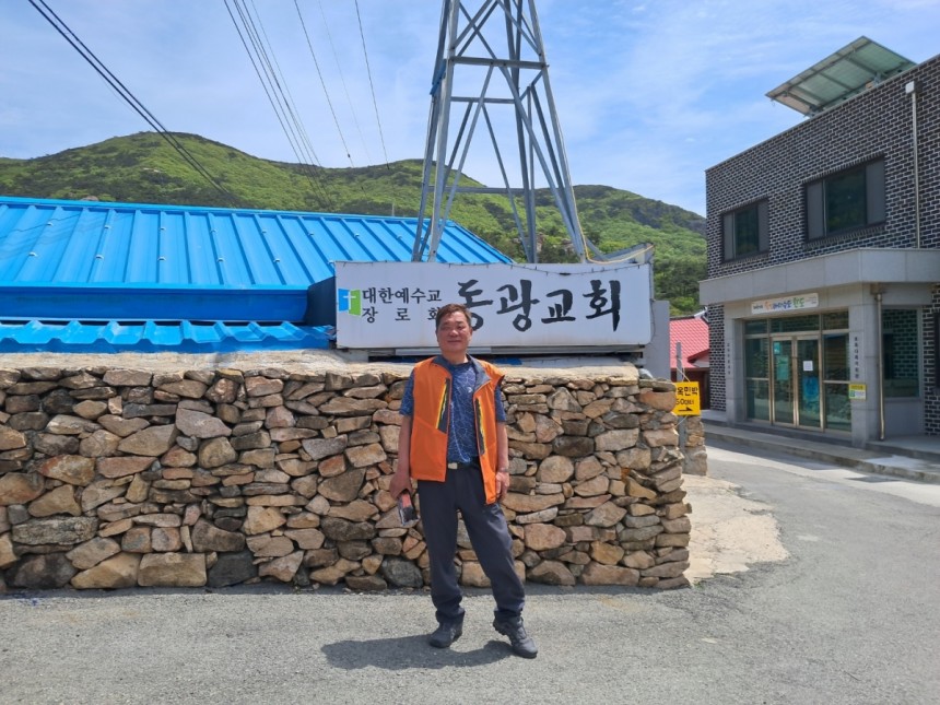 목회는 어쩌면 끝없이 속아 주는 일이 될 때가 많습니다.그래서 진용씨가 새롭게 시작하겠다 하니 속아 주려고 합니다.