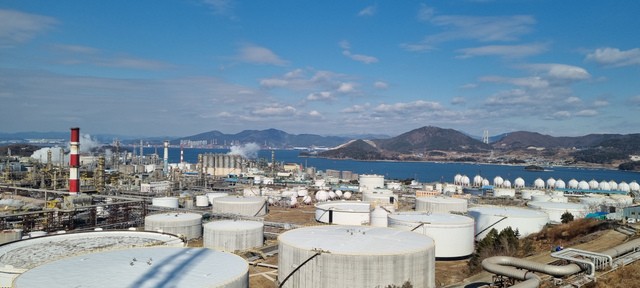 전남도, 석유화학산업 친환경 전환 ‘온힘’