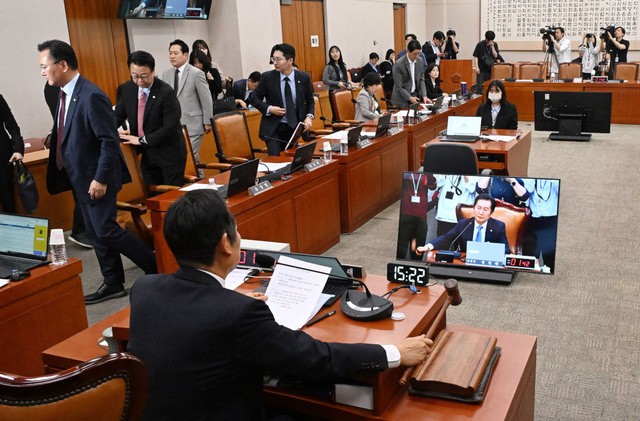 민주, 대법관 10명 고발 엄포… ‘李 사법리스크 차단법’ 몰아치기