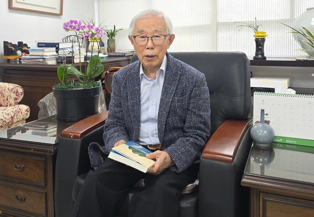 “평생 품어온 가치·신앙·삶의 여정 담았죠”