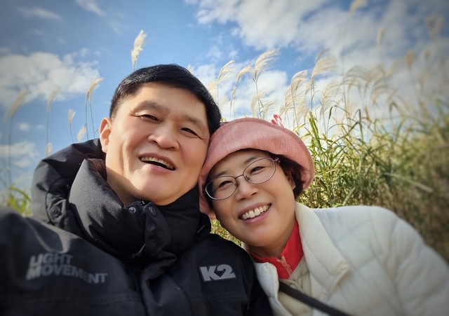 같은 사역지에서 함께 사역하는 부부 목회자 김광덕·이술희 목사 부부.본인 제공