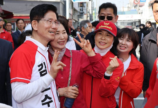 밀양서 “날 좀 보소~” 부른 김… “우주항공 예산 2조로 되겠나”