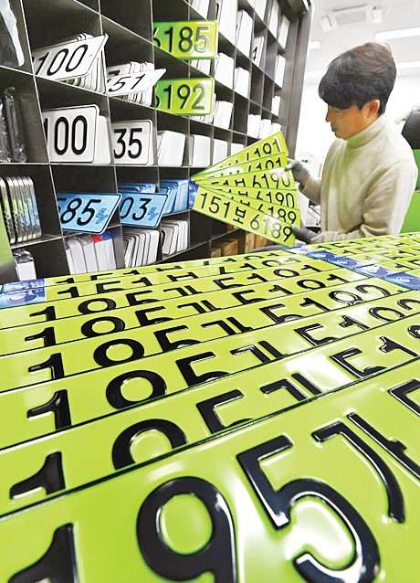 약발 다한 연두색 번호판 효과… 1억 넘는 법인차 올들어 22%↑