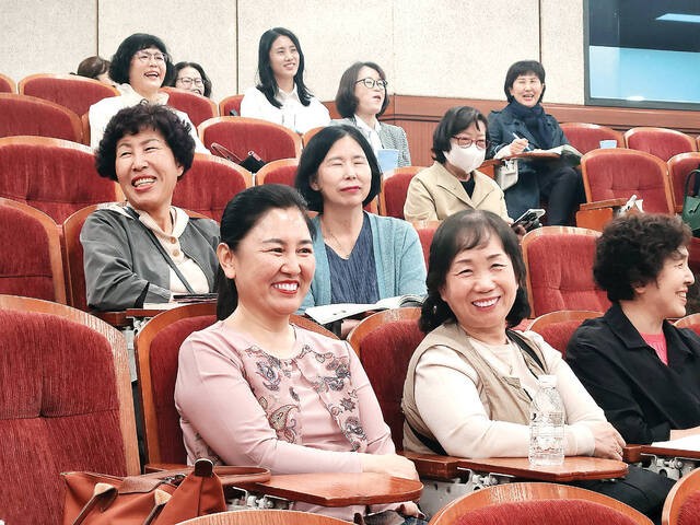 “친정엄마처럼 조건 없이 교인을 사랑하는 사모 되자”