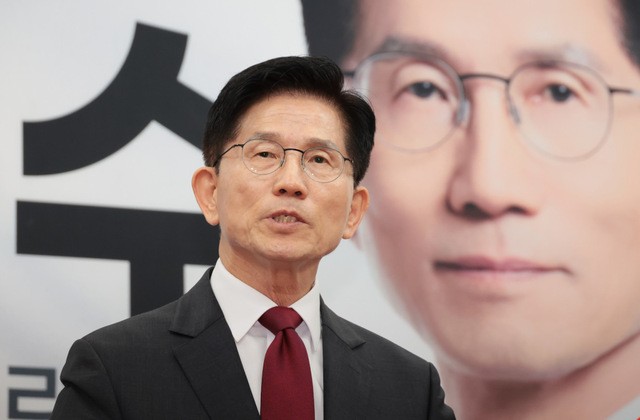 김문수 국민의힘 대통령 후보가 15일 오전 서울 여의도 국회에서 긴급 기자회견을 하고 있다. 최현규 기자