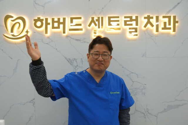 [세상은 하나님의 일터] 찬양이 흐르는 치과병원서 최선의 치료 함께 복음 전해