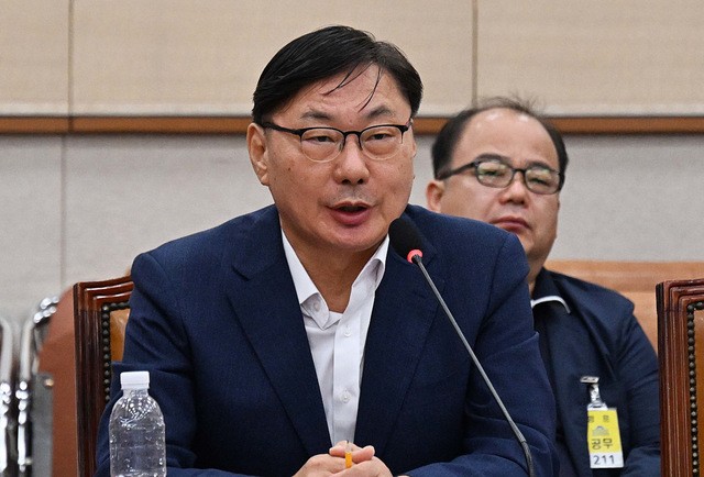 이화영 징역 7년8개월 확정… “대북송금, 이재명 방북비” 판단