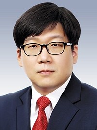 [뉴스룸에서] 무속인과 정치 리스크