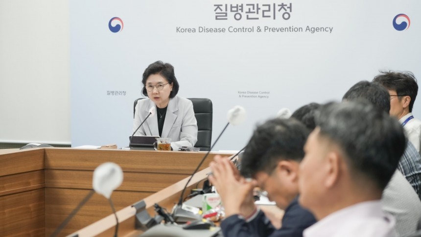 지영미 질병관리청장이 10일 질병관리청에서 열린 제5차 호흡기감염병 관계부처 합동대책반 회의에서 발언하고 있다. 질병관리청 제공