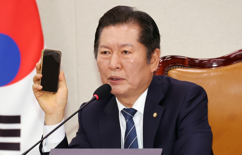 정청래, 법사위원장 사퇴…‘당권 도전?’ 상대는 <b>박찬대</b>