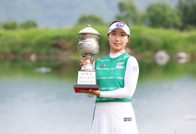 ‘장타 루키’ <b>이동은</b>, <b>한국여자오픈 우승</b>