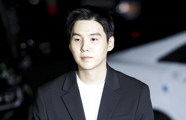 ‘소집해제’ <b>BTS 슈가</b>, “<b>음주운전</b>으로 실망 끼쳐 죄송”