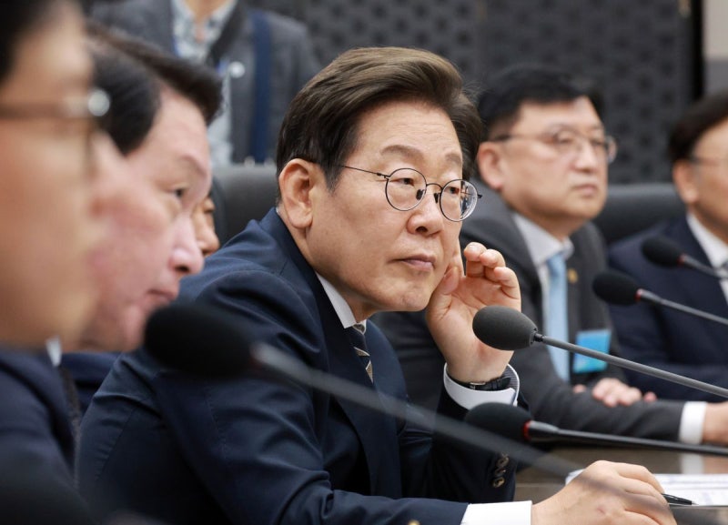 李 대통령, 오늘 <b>여야</b> 지도부와 <b>오찬</b>…‘추경·총리 인준’ 향방 주목