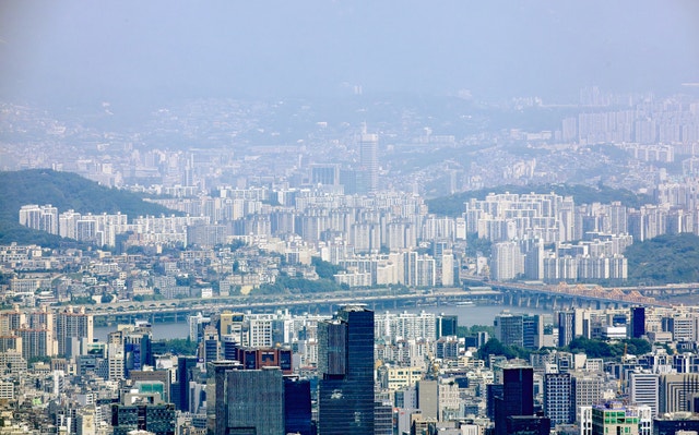 아파트 가격의 양극화가 심화하고 있다. 부동산 중개 플랫폼 집토스에 따르면 지난 1~4월 ‘국민평형’(전용 84~85㎡) 평균가격은 강남 3구(강남·서초·송파)가 23억8370만원, ‘노도강’(노원·도봉·강북)이 7