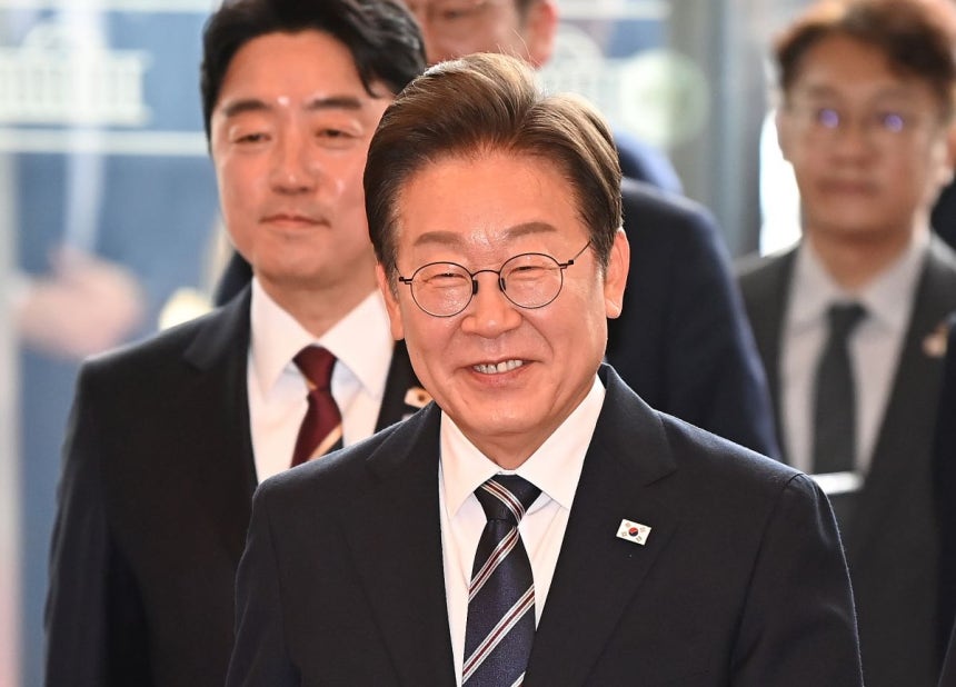 이재명 대통령이 첫 국회 시정연설을 하기 위해 26일 서울 여의도 국회에 도착하고 있다. 국회사진기자단, 연합뉴스