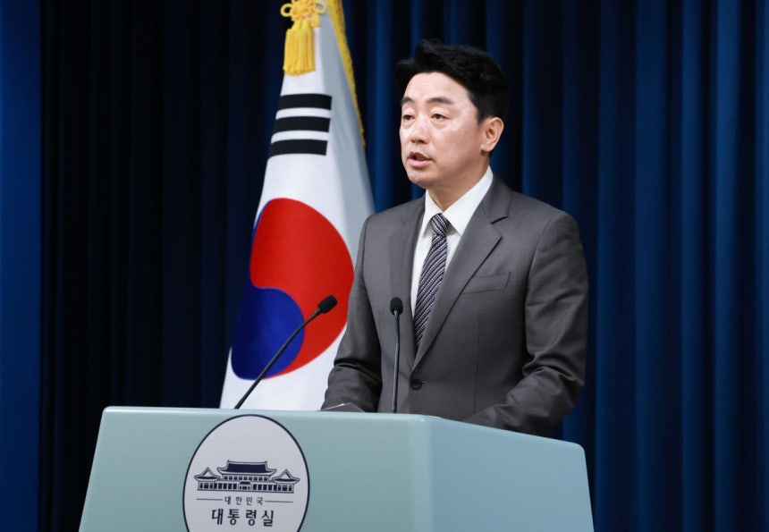 강훈식 대통령비서실장이 29일 서울 용산 대통령실 청사에서 장관급 추가 인선을 발표하고 있다. 연합뉴스