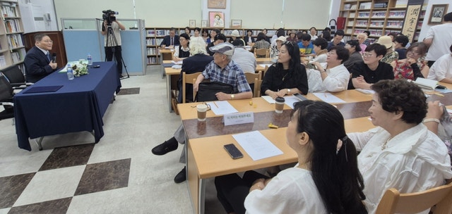 “좋은 시 쓰고 싶다면… 담백한 글 쓰는 연습부터”