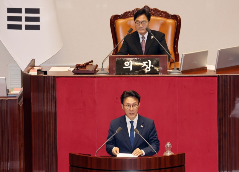<b>김민석 총리</b> “<b>추경</b> 신속하게 <b>집행</b>… 민생 쿠폰도 빠르게”