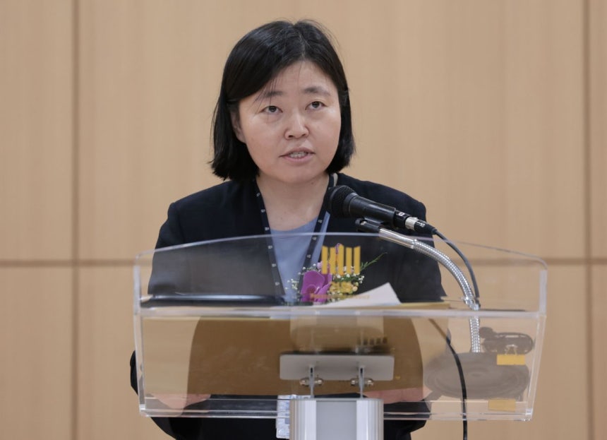 임은정 신임 서울동부지검장이 4일 서울 송파구 서울동부지방검찰청에서 열린 취임식에서 취임사를 하고 있다. 연합뉴스