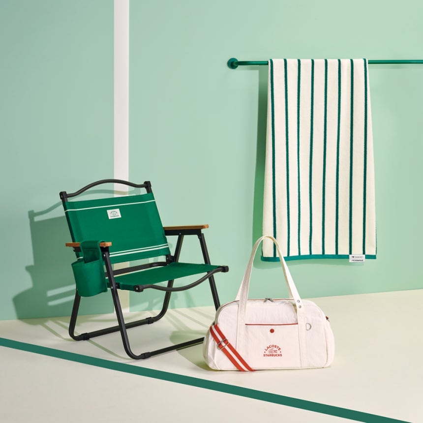 스타벅스 코리아가 프랑스 패션 스포츠 브랜드 ‘라코스테(LACOSTE)’ 와 손잡고 지난달 22일부터 오는 20일까지 약 두 달간 2025 여름 e-프리퀀시 사은 행사를 진행한다. 스타벅스 제공