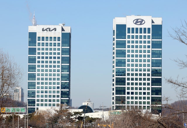 현대차·기아, 전기차 ‘숨고르기’… 캐즘 극복에 현실화 전략