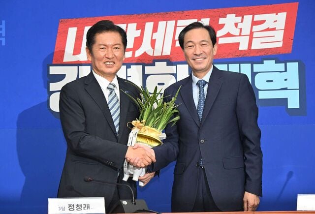 우상호 수석, 정 대표 <b>접견</b> “당·정·대 원팀” 의기투합