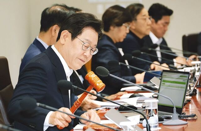 조국 부부·윤미향 등 2188명 ‘<b>광복절</b> 특사’