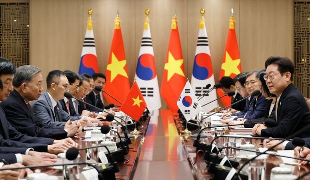 “한·<b>베트남</b> 1500억 달러 교역 확대… 원전협력 강화”
