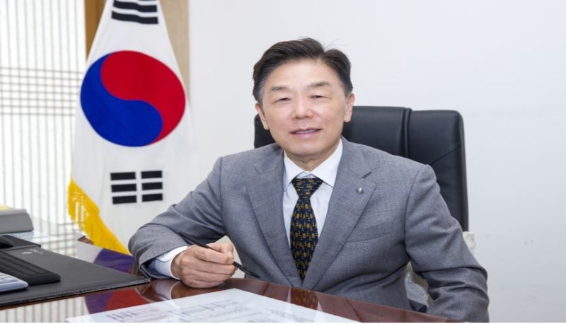 <b>김형석 독립기념관장</b> 경축식 <b>논란</b> 지속…김 관장 “기념사 왜곡” 반박