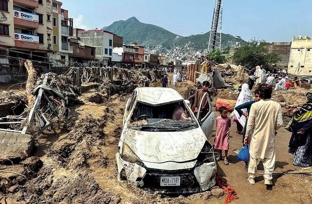 [포토] 파키스탄 기습 폭우로 도시 ‘쑥대밭’