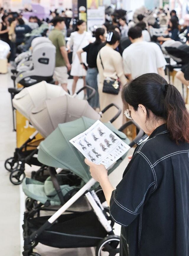 [포토] “유모차 뭐가 좋을까”