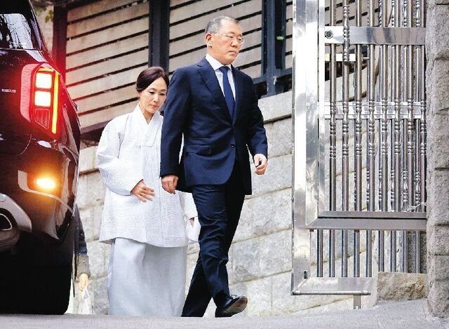 故 변중석 여사 18주기…  정의선 등 범현대가 참석
