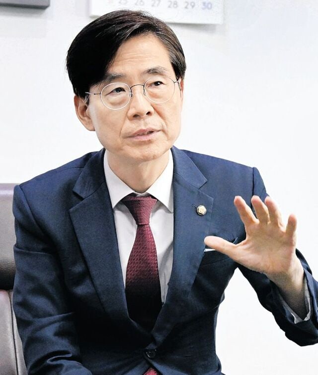 조경태 “조사 불응은 민주 돕는 것… 尹이야말로 진짜 배신자��”