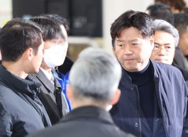 ‘이 대통령 측근’ 김용, 세번째 보석 석방