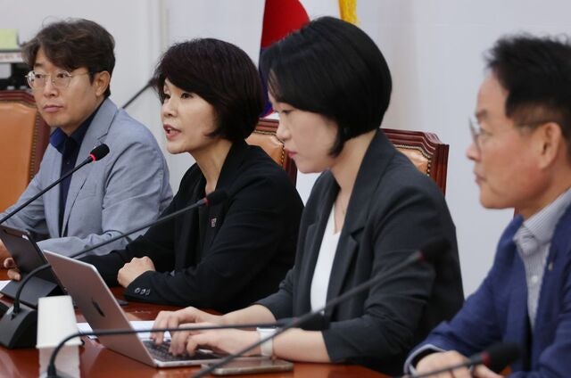 “李정부 빚잔치” 비판에 민주 “尹정부는 100조 세수펑크” 맞불
