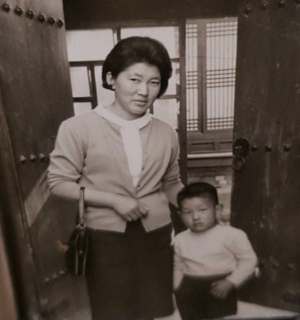 [역경의 열매] 지노박 (3) 내 인생 가장 든든한 버팀목은 늘 곁을 지켜준 어머니