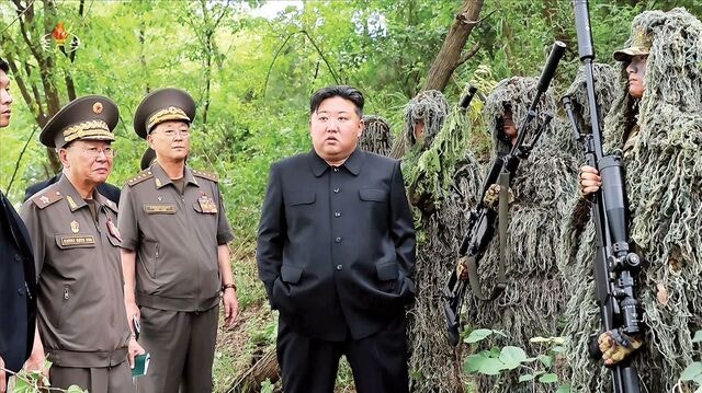 시진핑·푸틴 손잡는 김정은… 한반도 주도권 노림수 관측