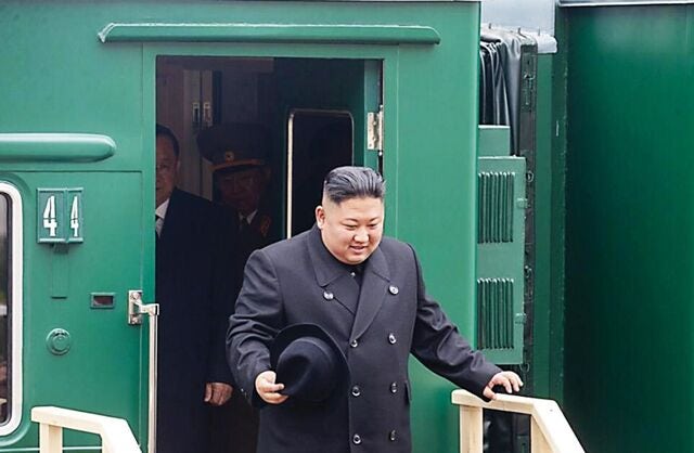 김정은, 방중 특별열차 활용 유력… 오늘 오전 출발할 듯